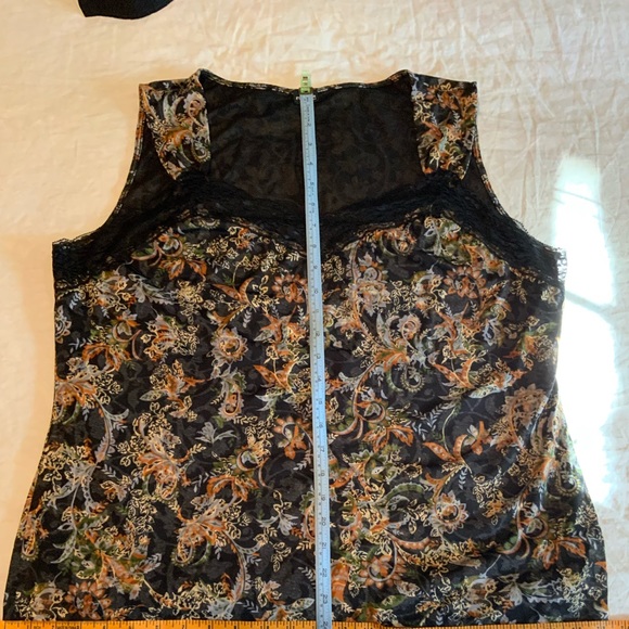 Sleeveless blouse - Picture 3 of 4